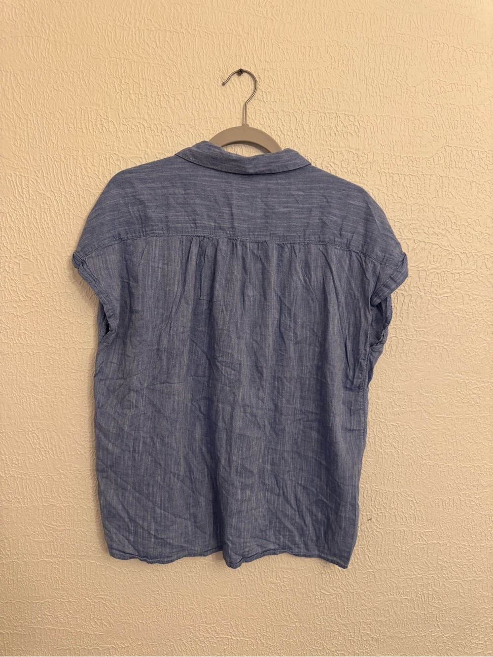 Old Navy Blue Short-Sleeve Button-Down Women's Shirt - Picture 4 of 6
